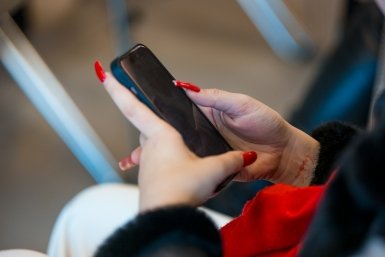 Только эти способы спасают мой смартфон от перегрева летом - лайфхаки работают исправно