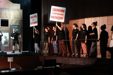 Готическую историю любви показал Музыкальный театр Кузбасса в Иркутске