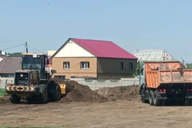 Площадку под строительство ФОК "Космос" готовят в Мегете