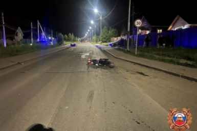 В Хомутове подросток на мотоцикле врезался в другого байкера на "встречке"