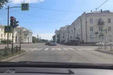 "Почему мы не двигаемся?": автомобилисты вновь стоят в очередях у АЗС в Ангарске