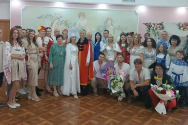 Царевич, царевна и Баба Яга: необычную свадьбу сыграли в одном из регионов России Ленинский отдел ЗАГС Саратова