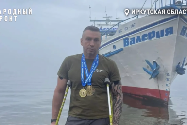 55 км через холодный Байкал: спортсмен из Хабаровска установил новый рекорд