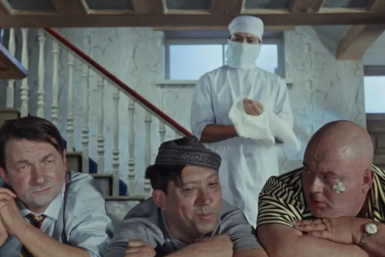 Бессмертные цитаты из &quotКавказской пленницы&quot - эти фразы на подкорке у выросших в СССР стоп-кадр из фильма  &quotКавказская пленница, или Новые приключения Шурика&quot (6+)