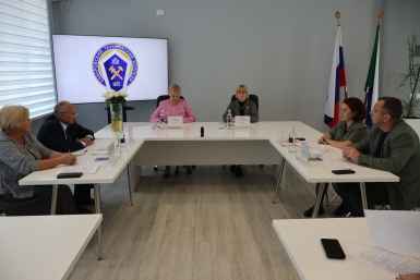 На пресс-конференции Владимир Зенков, ИА AmurMedia
