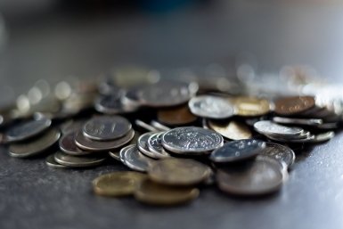 Рубль и российские акции могут подешеветь на следующей неделе — прогноз аналитиков
