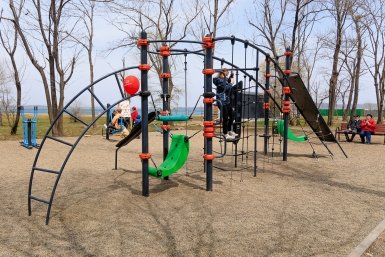 В Киренске после проверки прокуратуры демонтировали аварийную спортплощадку