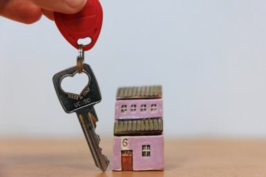 14 детей-сирот получили ключи от новых квартир в Ангарске