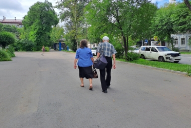 Пенсионерам за 30 лет работы на селе положена доплата: сколько можно получить в 2026 году