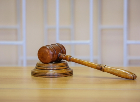 Суд обязал возместить жителю Ангарска ущерб после падения провода на автомобиль