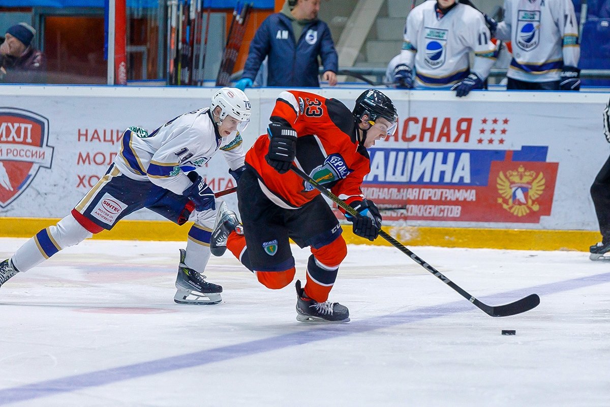 Хоккеисты ХК &quotЕрмак&quot