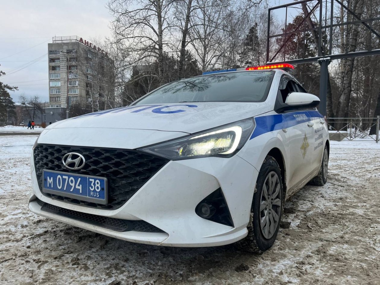 Госавтоинспекторы УМВД России по АГО