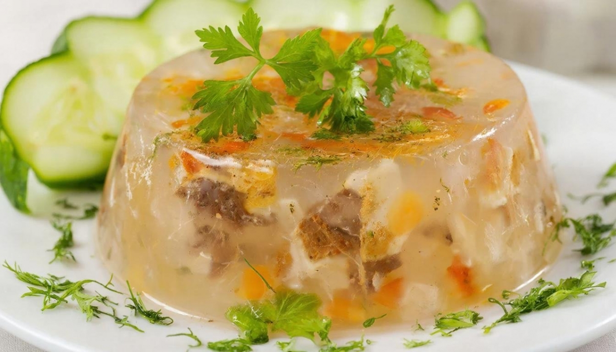 Холодец из курицы: из минимума продуктов, но очень вкусный - на любой праздник и семейный ужин ИИ GigaChat (18+)