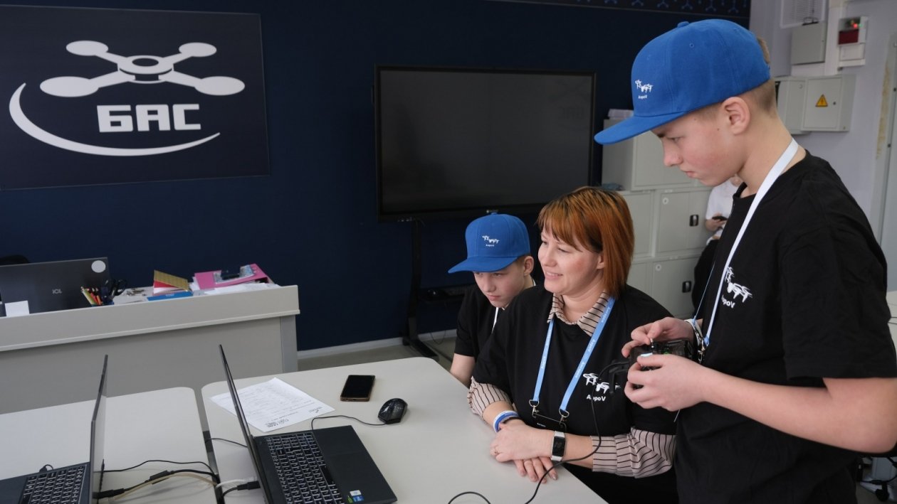 Семейные соревнования по управлению дронами прошли в Ангарске Пресс-служба правительства Иркутской области