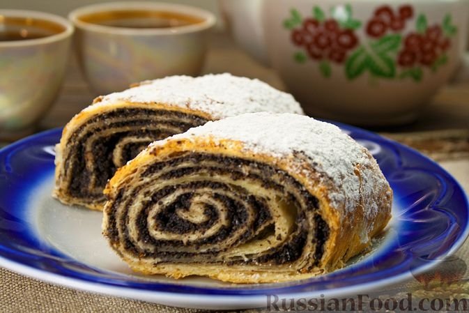 Горы ароматного мака: такой хрустящий штрудель из слоёного дрожжевого теста не залежится на столе russianfood.com