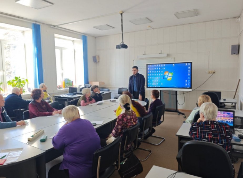 В Ангарске старшее поколение посещает курсы компьютерной грамотности Пресс-служба администрации АГО