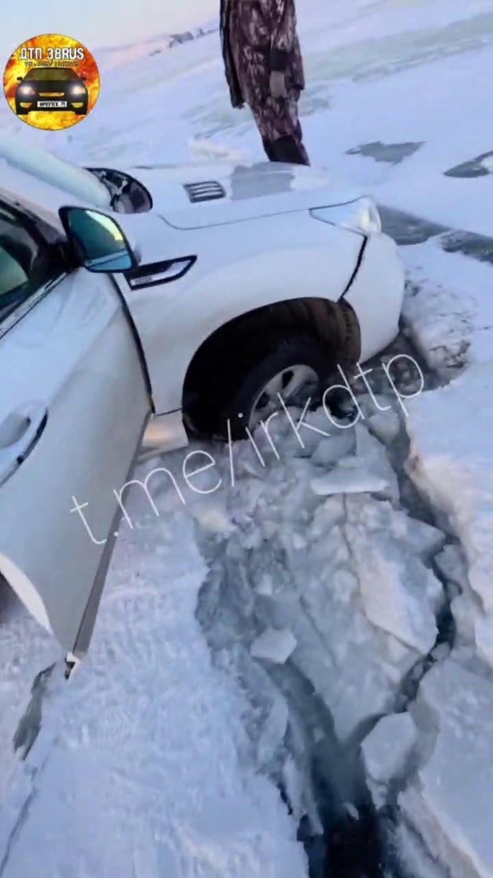 Автомобиль провалился под лед на Байкале Тг-канал (18+) ДТП38RUS