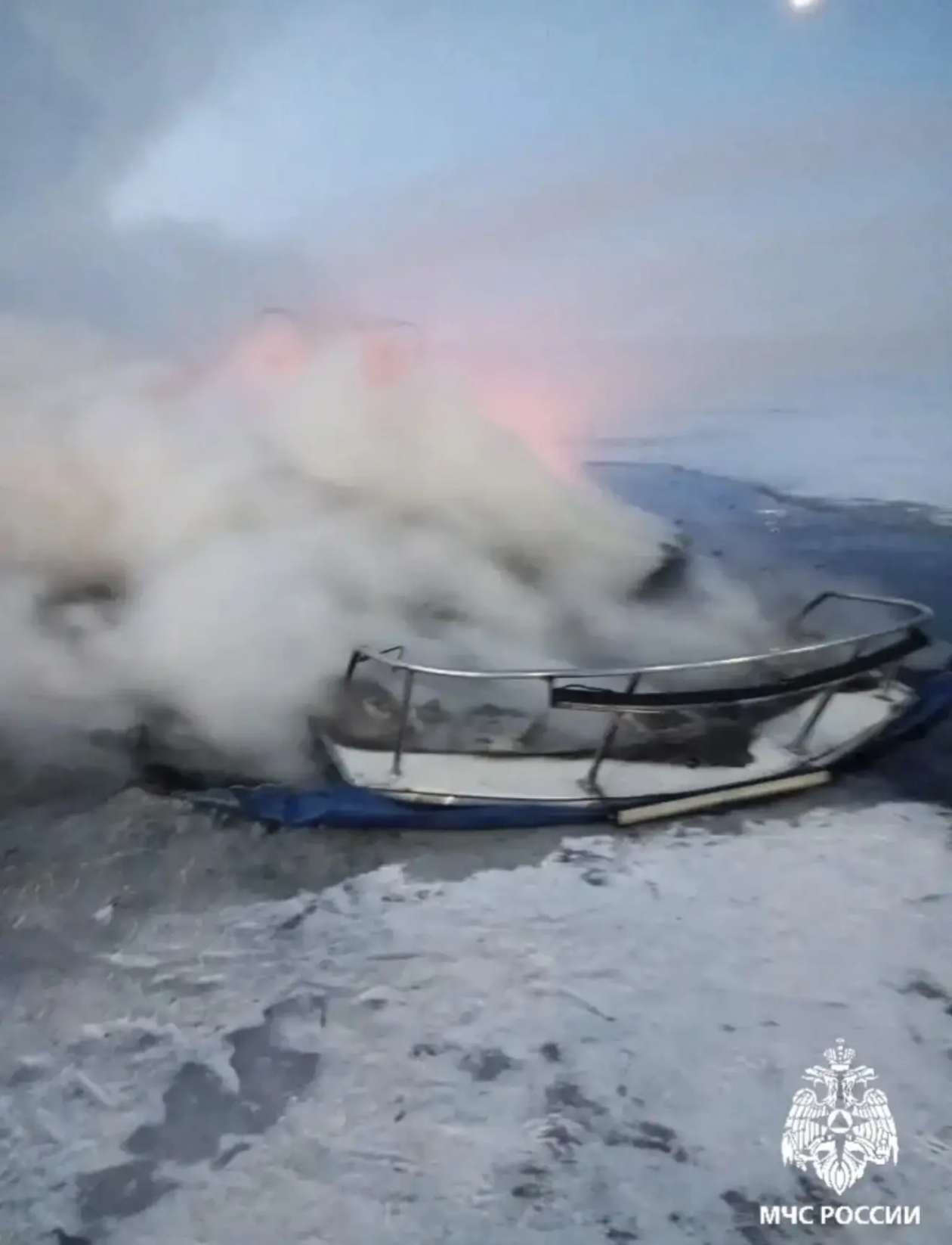 &quotХивус&quot сгорел из-за разгерметизации топливной системы на Байкале Пресс-служба ГУ МЧС России по Иркутской области