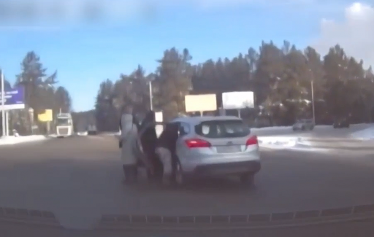 Автомобилисту стало плохо за рулем в Ангарске Пресс-служба УМВД России по АГО