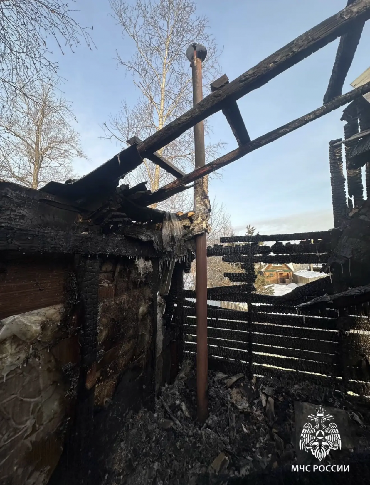 Пожар произошел в двухэтажном доме в одном из СНТ Ангарского округа Пресс-служба ГУ МЧС России по Иркутской области