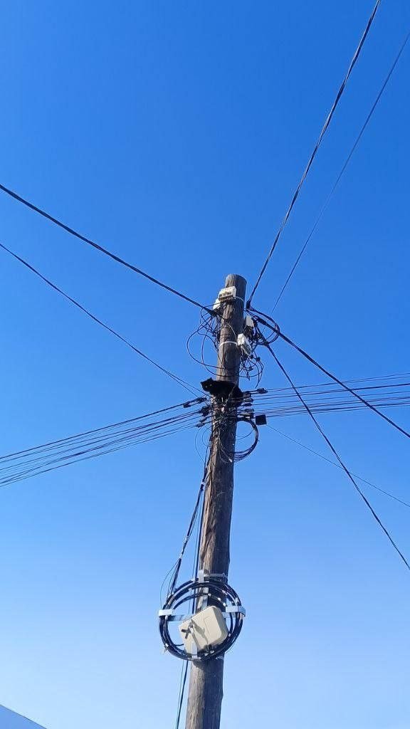 Сидевшего три дня на опоре ЛЭП кота сняли в Иркутской области Тг-канале (18+) &quotСвет38&quot