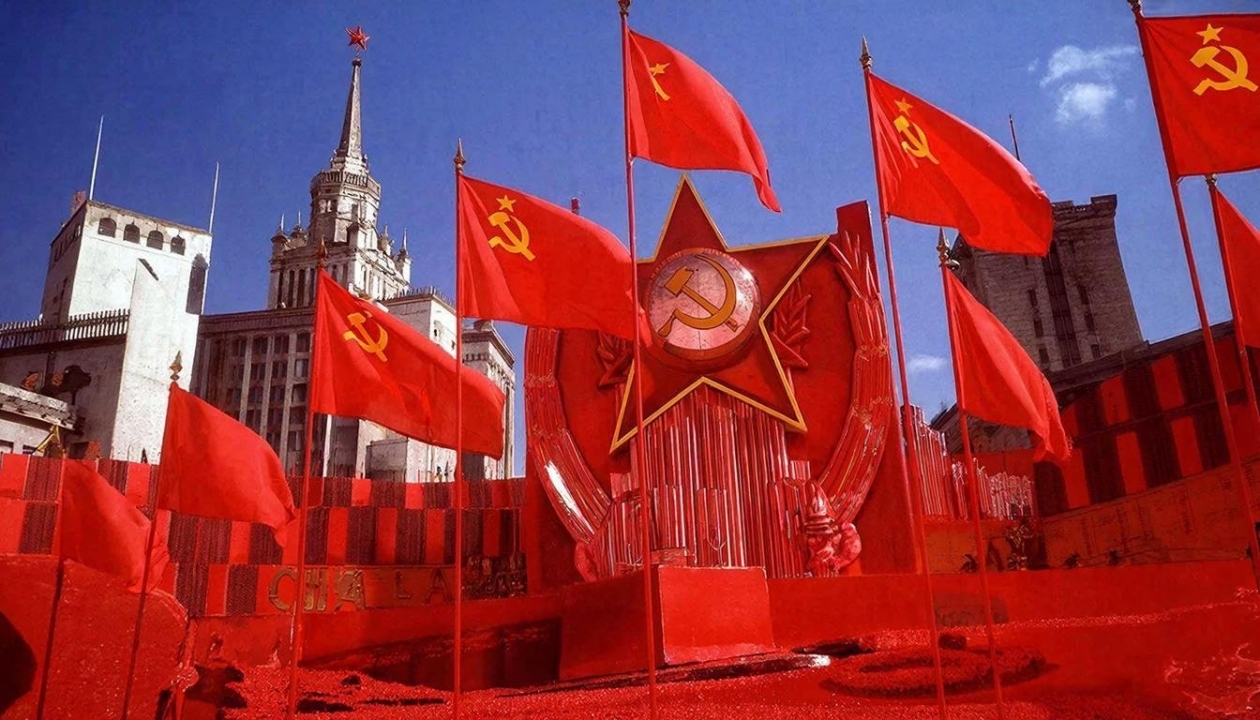 СССР ИИ Kandinsky (18+)