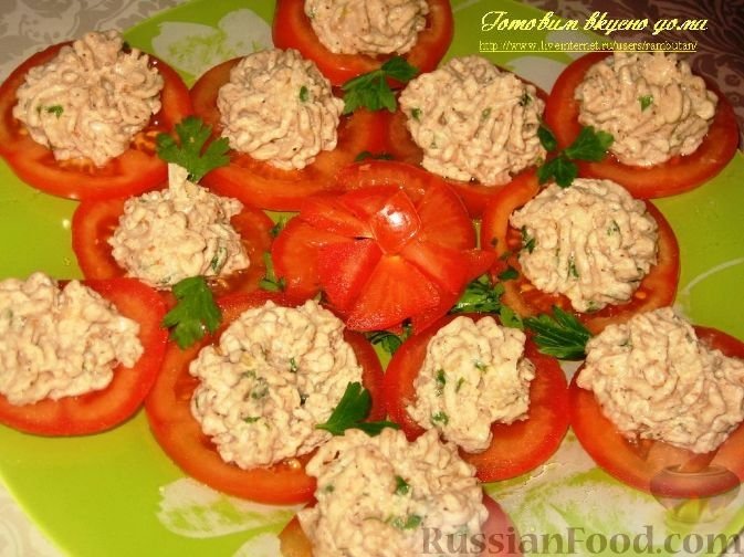 Готовим в Пост: вкуснейшая закуска из фасолевого паштета на помидорах russianfood.com