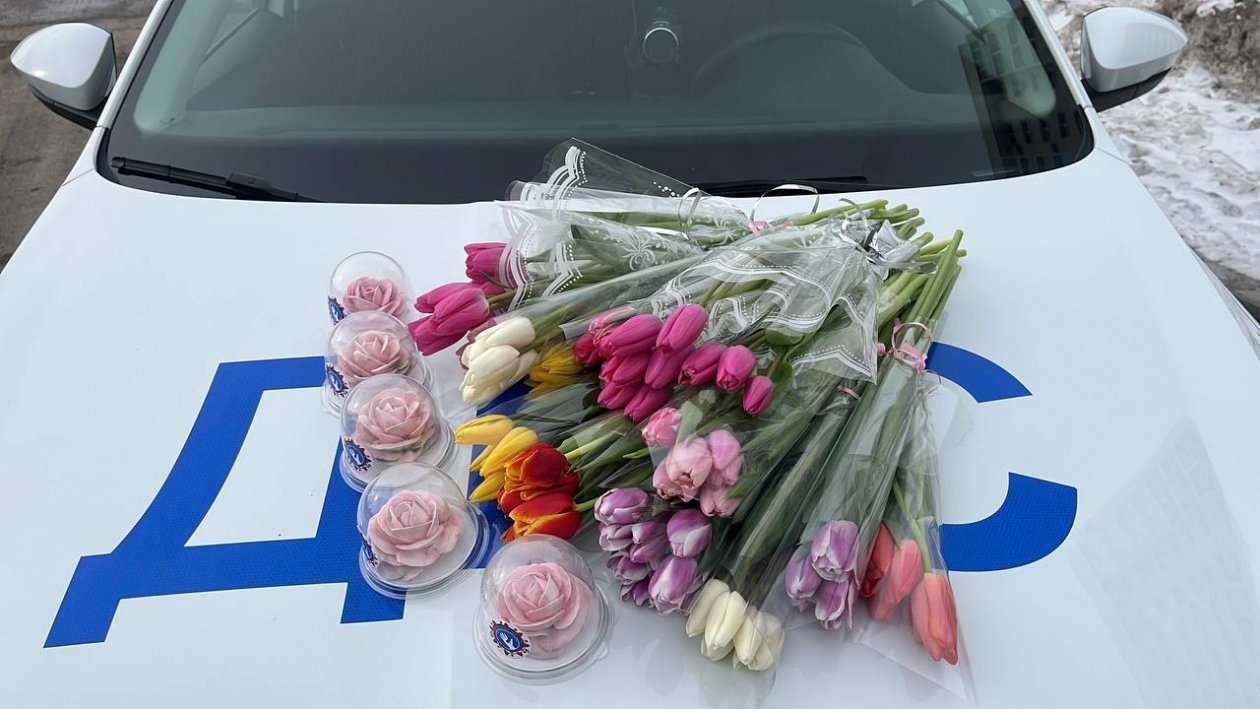 Тюльпаны Пресс-служба УМВД России по АГО