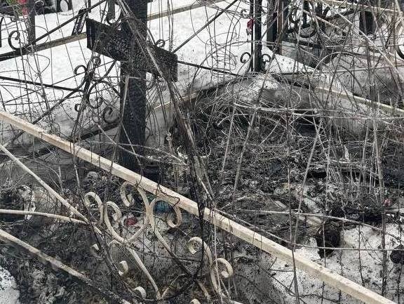 Несколько могил бойцов СВО подожгли на кладбище в Ангарске Пресс-служба администрации АГО