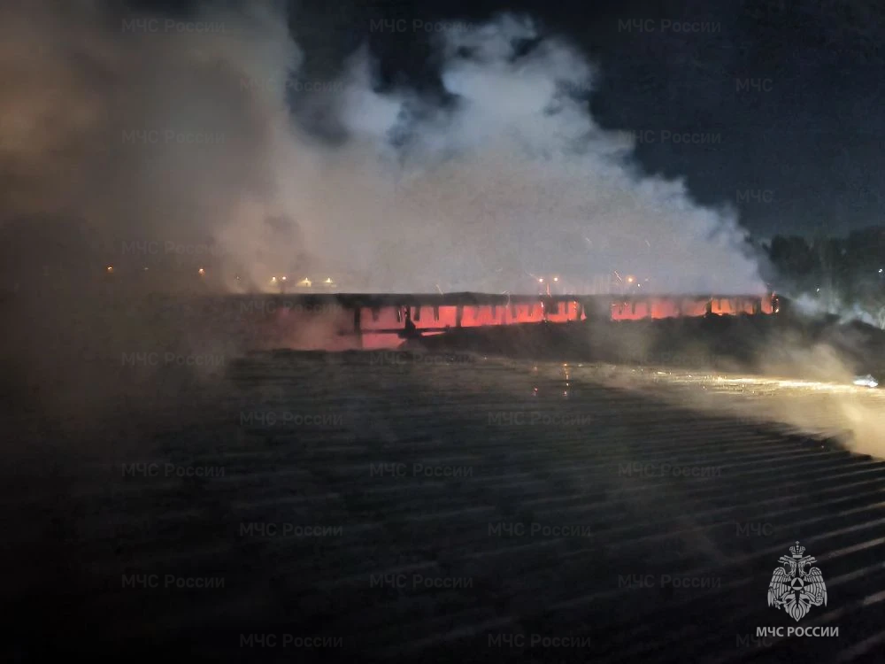 Крупный пожар произошел в ТЦ &quotПодиум&quot в Ангарске Пресс-служба ГУ МЧС России по Иркутской области