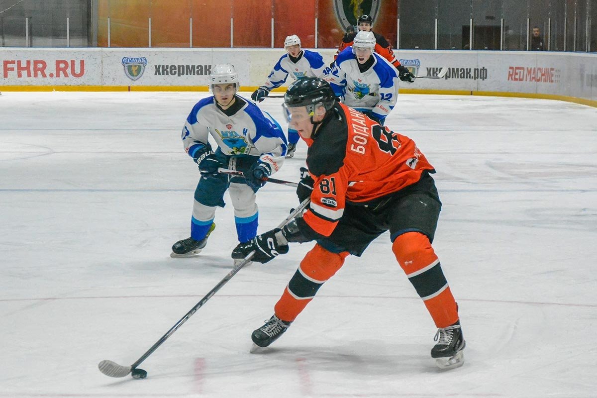 Хоккеисты Николай Стернин, сайт ХК &quotЕрмак&quot