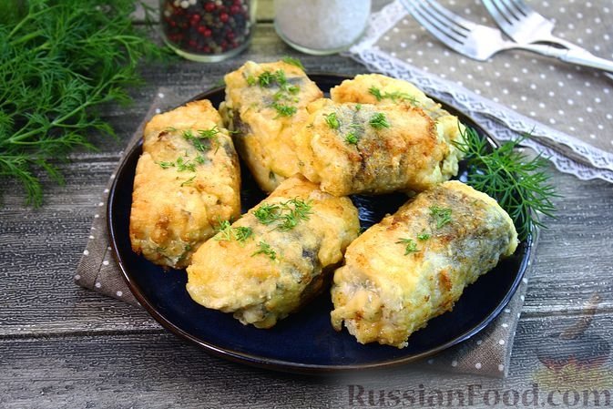 Рулетики из хека с сыром в кляре: снаружи — золотистый кляр, внутри — расплавленный сыр russianfood.com