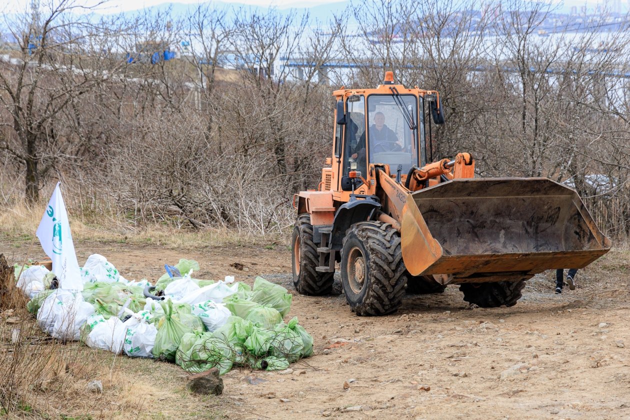 Общегородской субботник пройдет 25 апреля в Ангарском округе Евгений  Кулешов, ИА PrimaMedia.ru