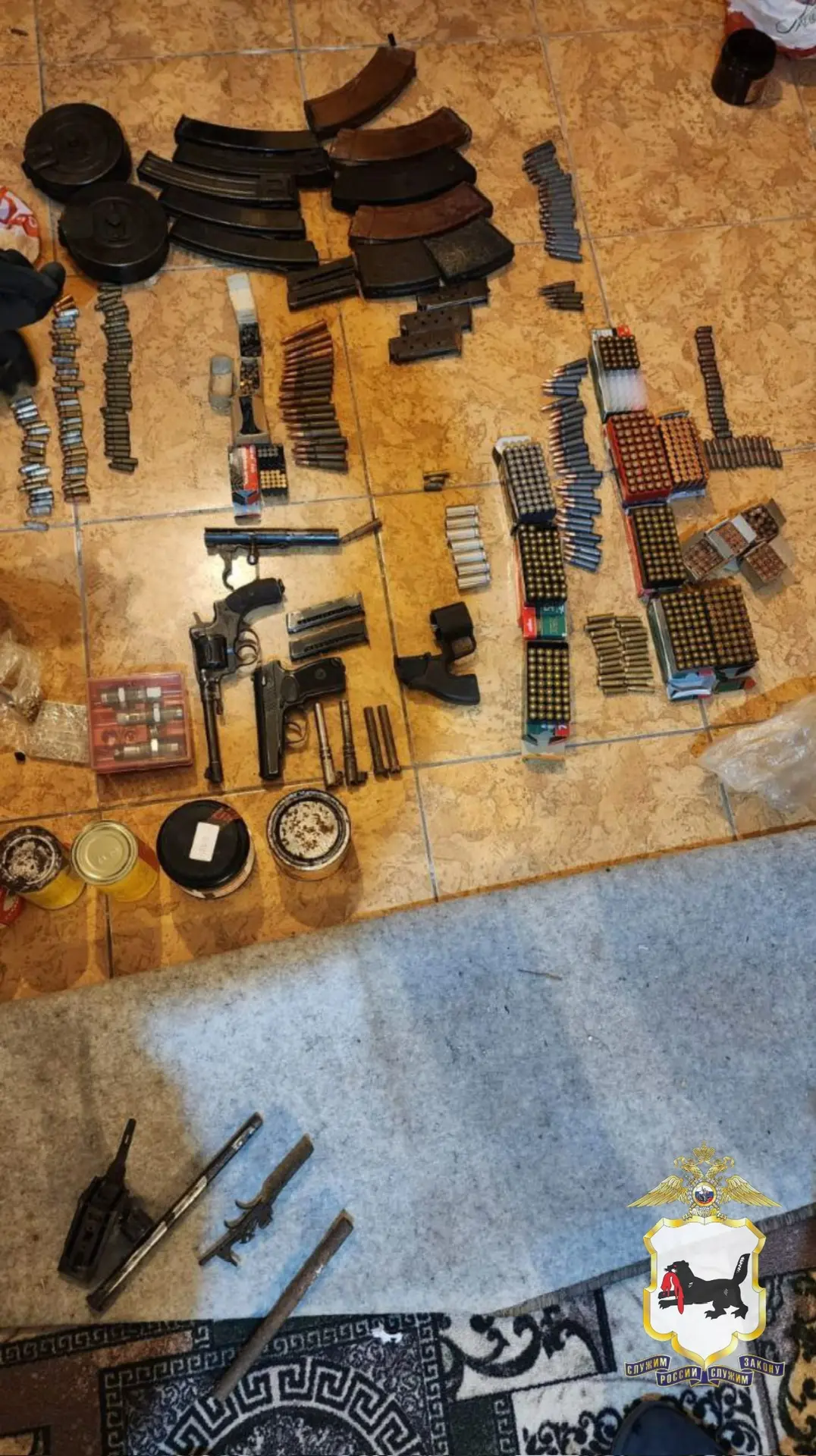 Семья подпольных оружейников из Ангарска незаконно хранила боевой арсенал Пресс-служба ГУ МВД России по Иркутской области
