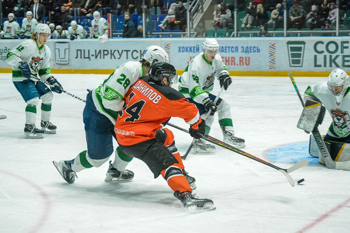 Хоккеисты Николай Стернин, сайт ХК &quotЕрмак&quot