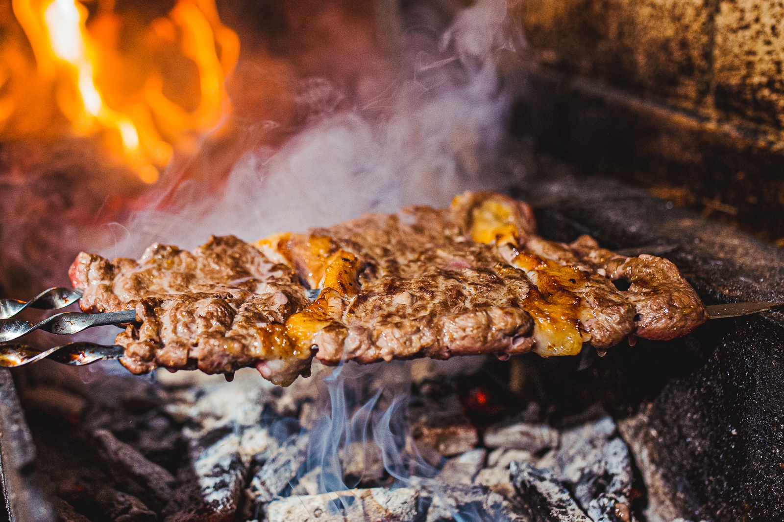 Шашлык нужно готовить с учетом техники пожарной безопасности ИА PrimaMedia