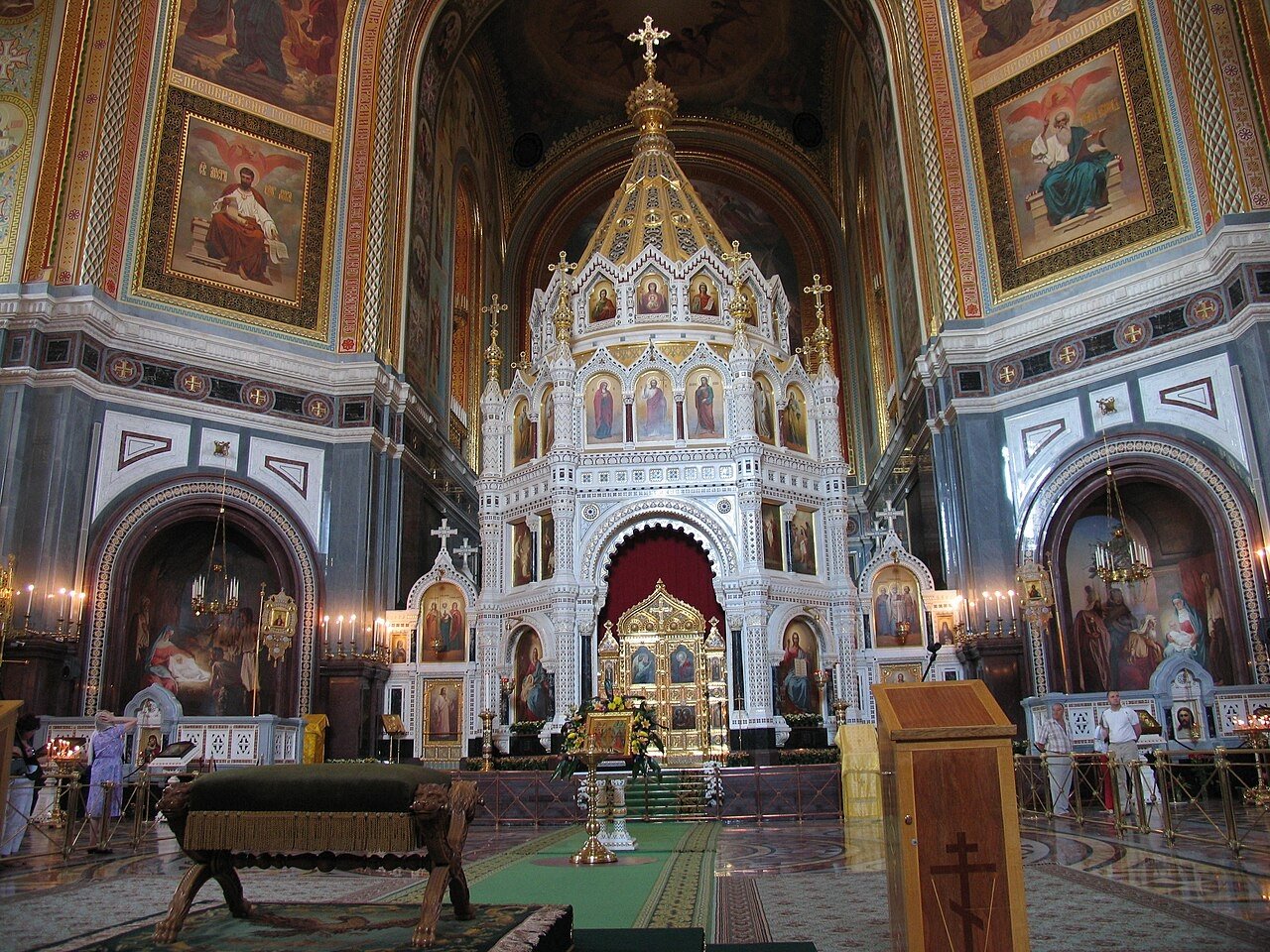 Храм Христа Спасителя commons.wikimedia.org