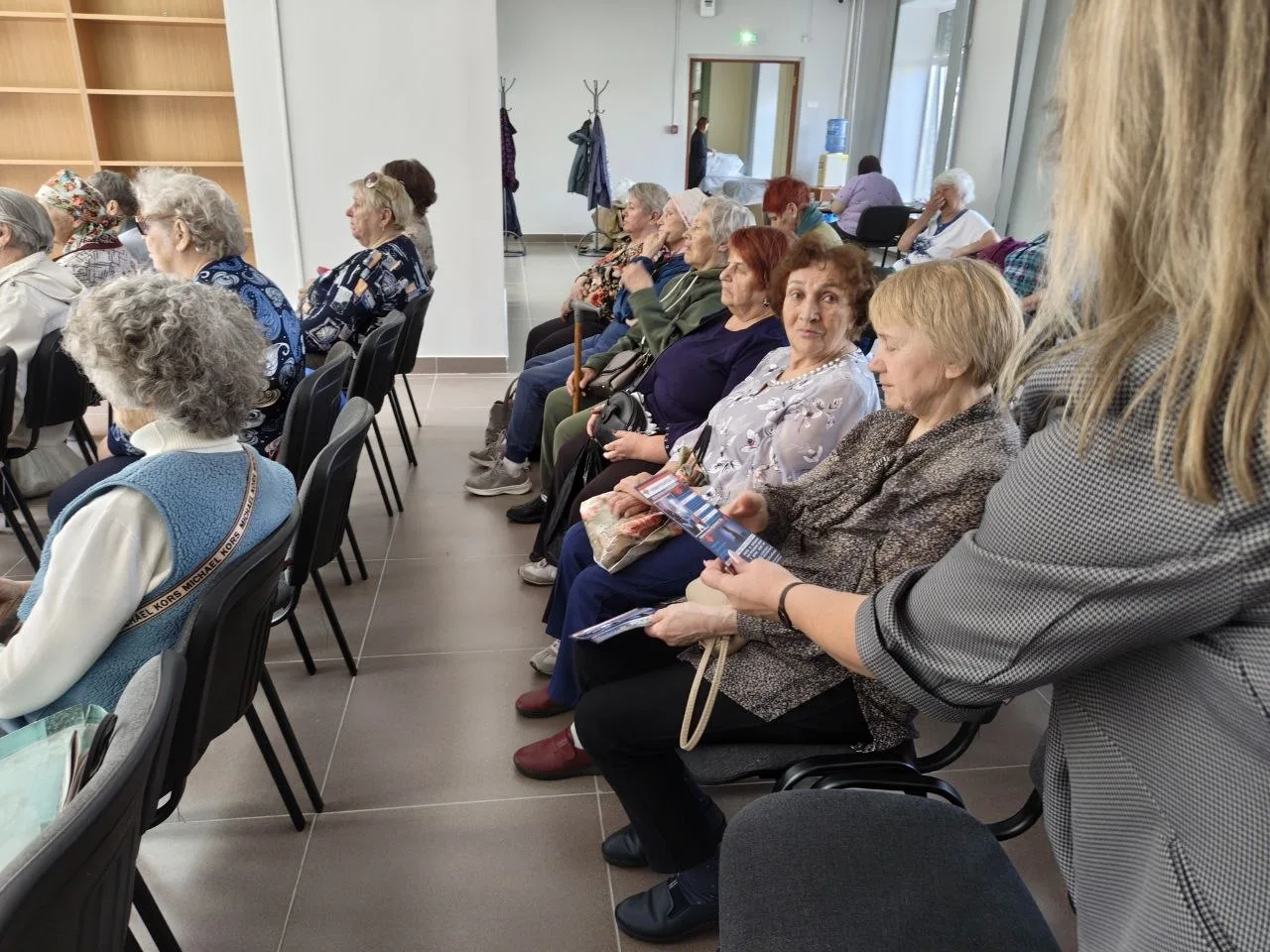 Как не попасться на уловки мошенников, рассказали пенсионерам в Ангарске Пресс-служба администрации АГО
