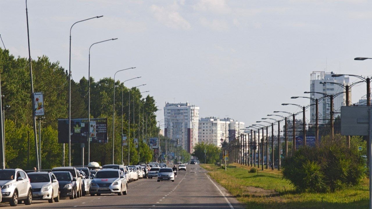 Очередь на АЗС &quotРоснефти&quot в 14-м микрорайоне Анастасия Вострецова, корр. ИА AngarskMedia