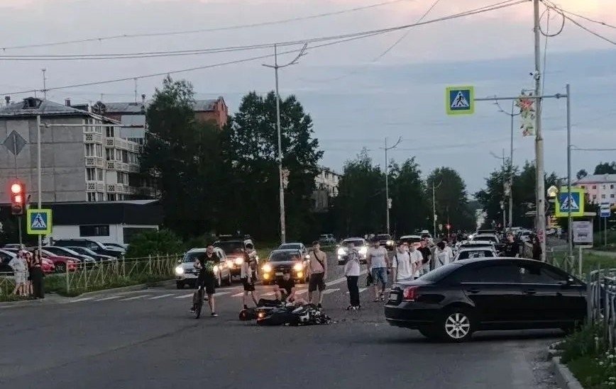 Мотоциклист и легковушка столкнулись в Ангарске Тг-канал (18+) 📍АНГАРСК angarsk_official38 НЕСКУЧНЫЕ НОВОСТИ🔍