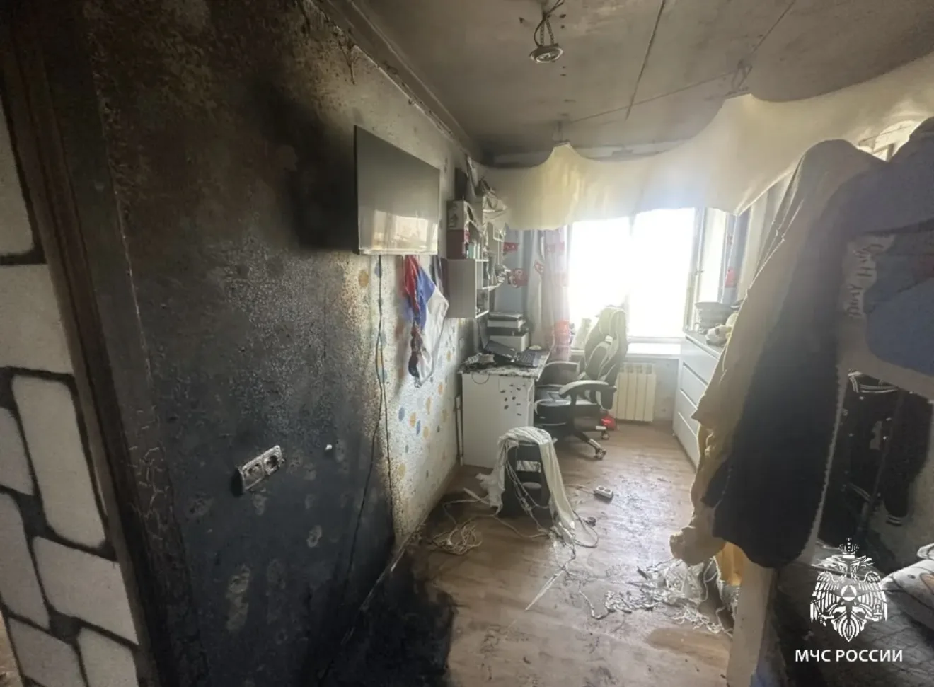Электросамокат вспыхнул во время зарядки и вызвал пожар в квартире в Ангарске Пресс-служба ГУ МЧС России по Иркутской области