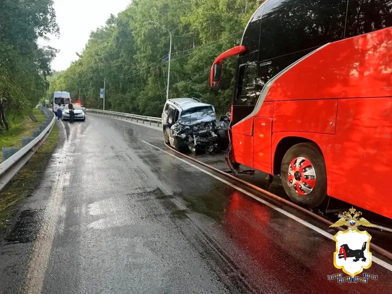 Смертельное ДТП с туристическим автобусом произошло на Байкальском тракте Пресс-служба ГУ МВД России по Иркутской области