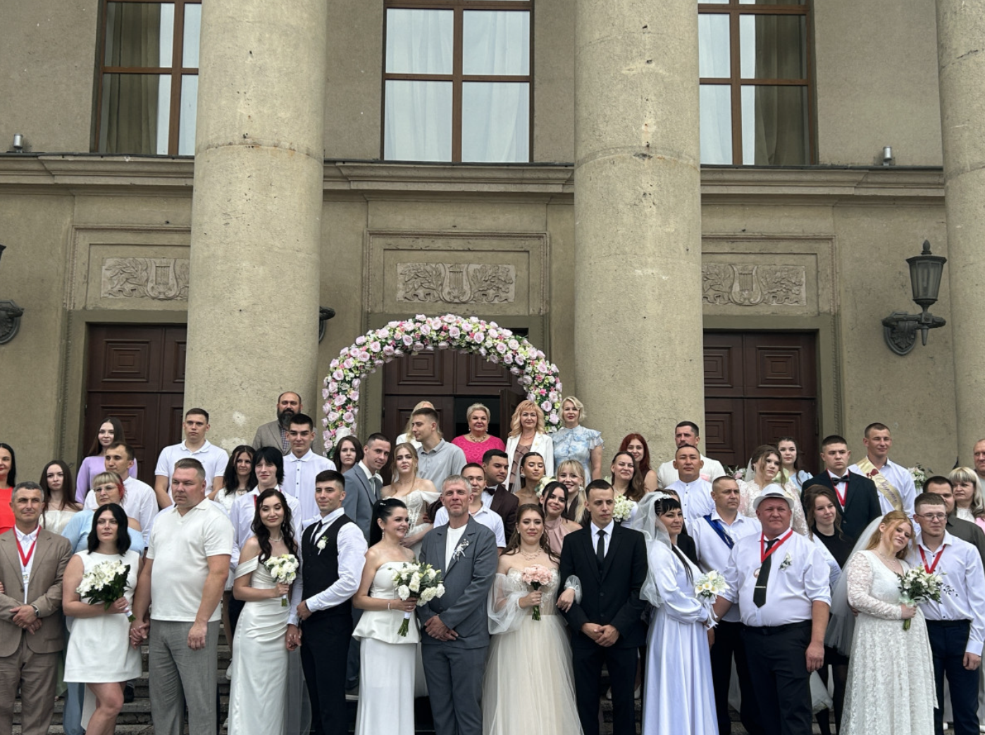 14 пар сказали &quotДа&quot на площади Ленина в юбилейный год Ангарска Пресс-служба администрации АГО