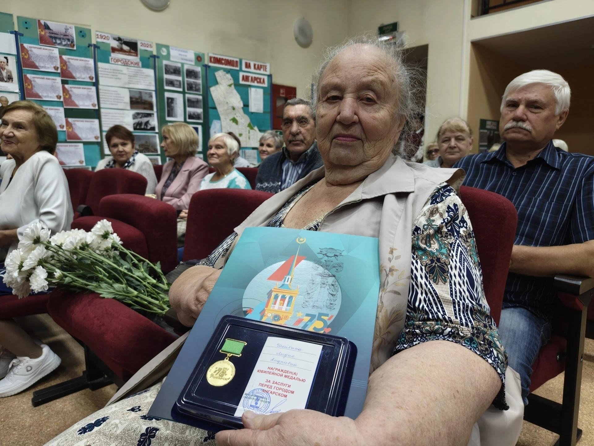 60 ветеранов Ангарского округа получили благодарственные письма и медали Пресс-служба администрации АГО