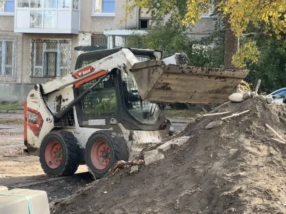 Старый асфальт заменят на семи придомовых территориях в Ангарске канал мэра АГО Сергея Петрова в МАКСе (12+)